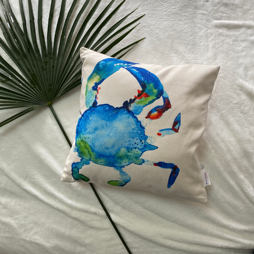 'Miracles of Creation' is one of our most beautiful collection for our exotic sea creature lovers. This linen pillowcase has a 3D water colour illustrated image of a hermit's crab on an off-white background. Get all 6 different illustrations of exotic sea creatures from this collection.