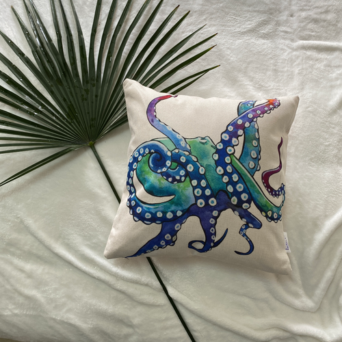 'Miracles of Creation' is one of our most beautiful collection for our exotic sea creature lovers. This linen pillowcase has a 3D water colour illustrated image of an Octopus on an off-white background. Get all 6 different illustrations of exotic sea creatures from this collection.